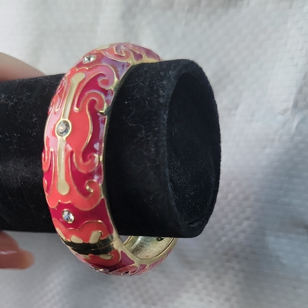 Sequin Bohemian Elegant Crystal Gold Tone and Pink, Red And Cream Bangle NWOT
